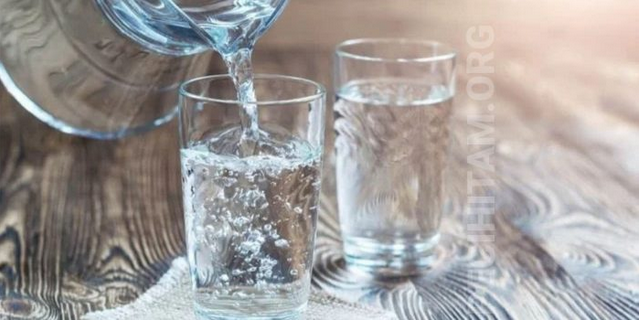 Facial Air Laut Tengah Malam: Ritual Kecantikan Kuno yang Bangkit Kembali